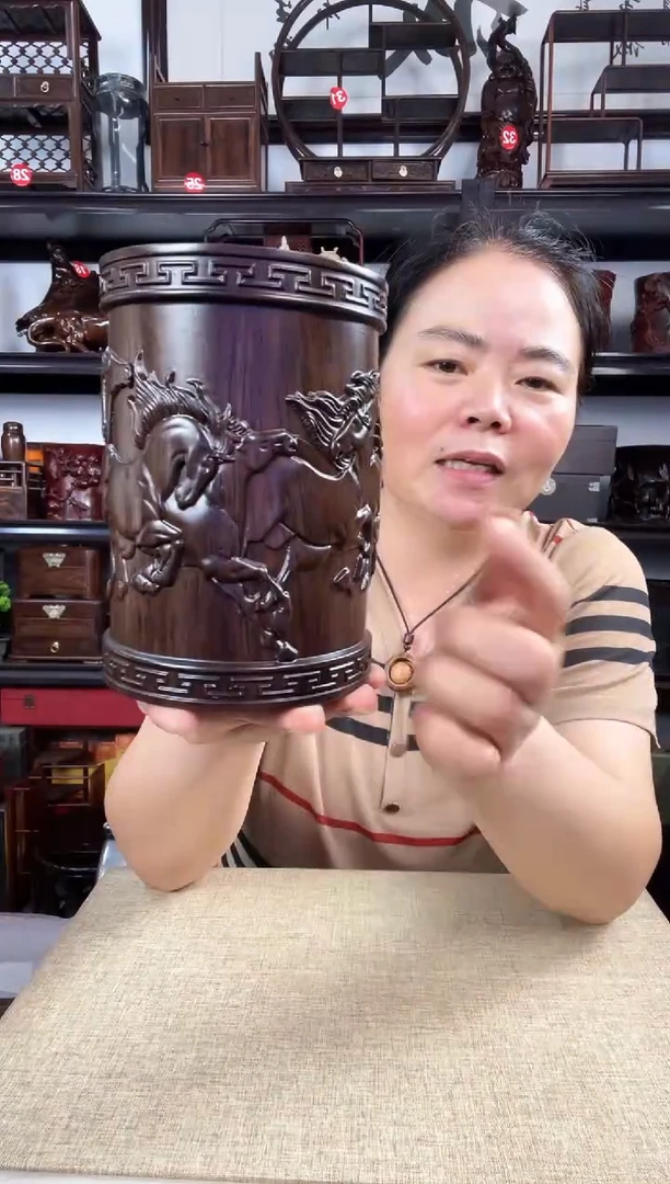 木大马笔筒老李红木工艺品