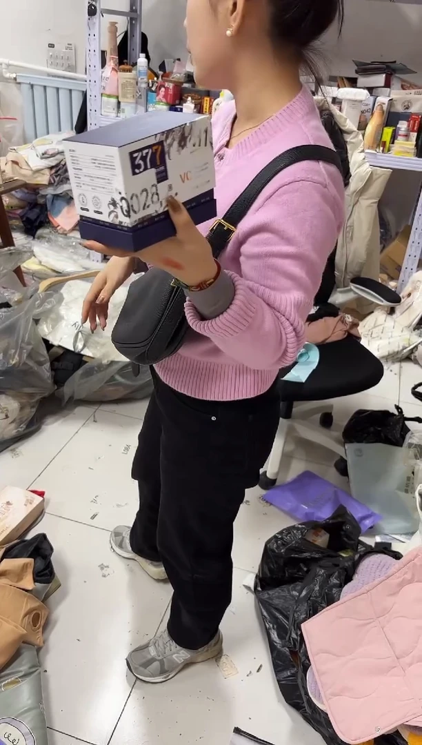 PVC点点小红心 关注主播377次抛精华一盒