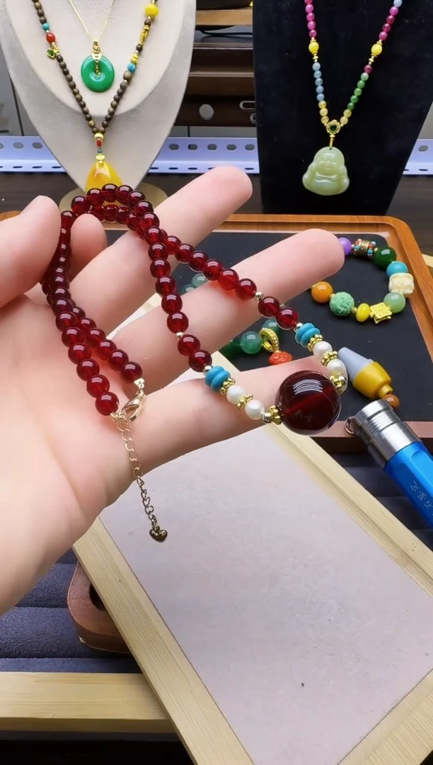 14K金镶嵌颈饰血珀X114