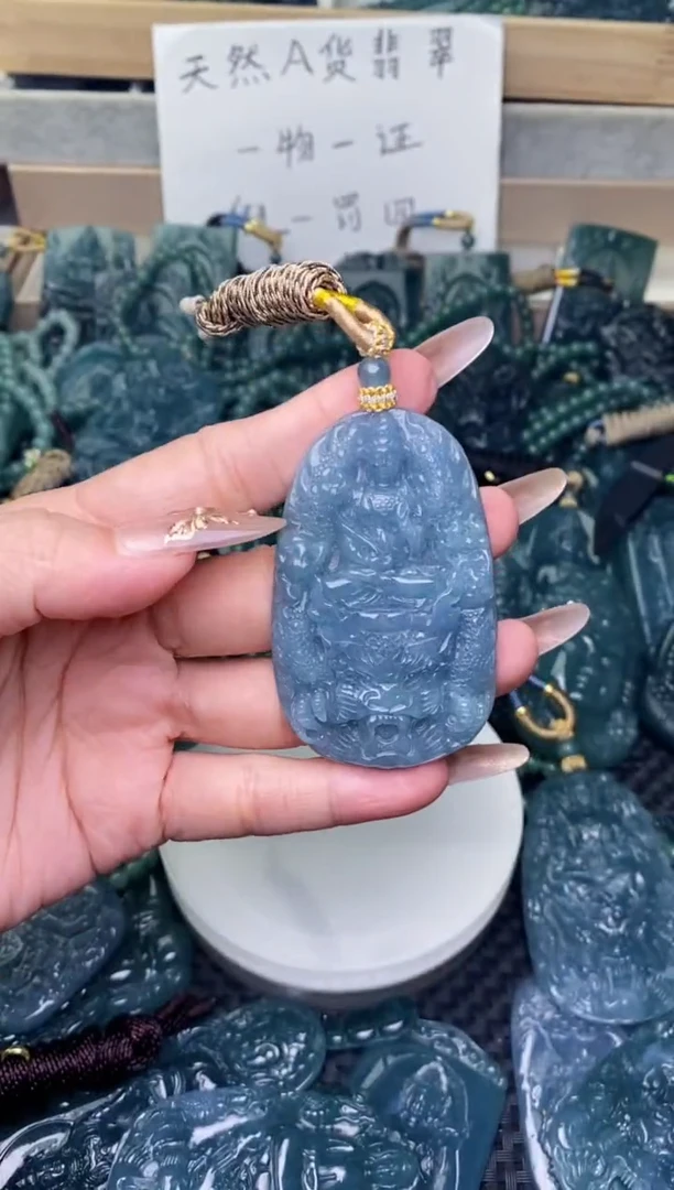 翡翠未镶嵌颈饰