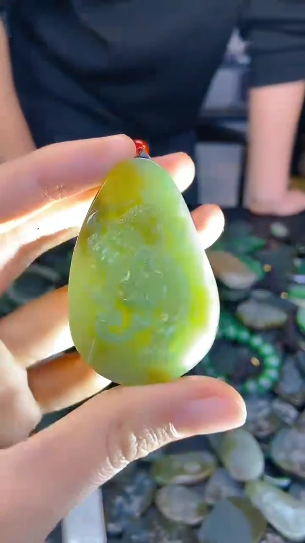 颈饰未镶嵌和田玉1