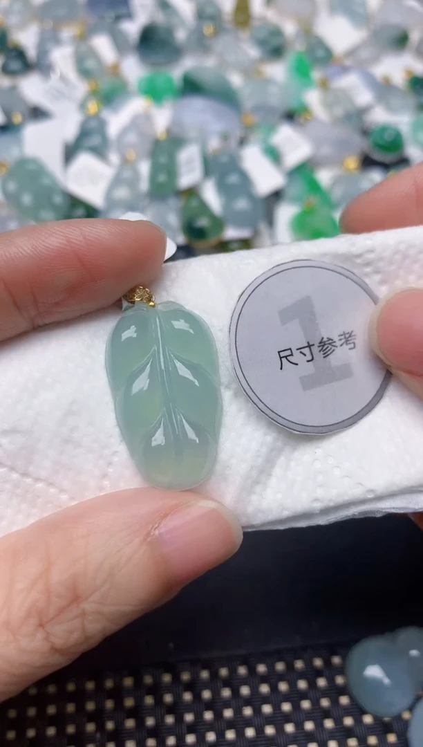 颈饰18K金镶嵌翡翠天然缅甸A货翡翠