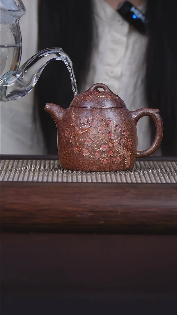 茶壶紫砂关注主播即可参与竞拍