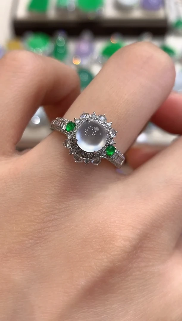 18K金镶嵌戒指翡翠q40