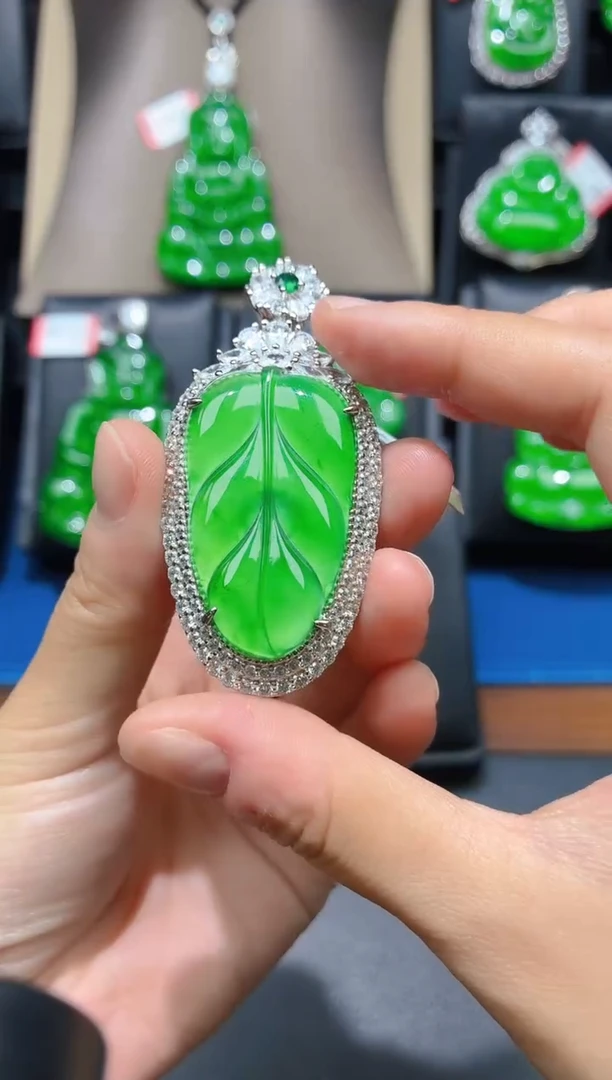 翡翠未镶嵌颈饰天然W09