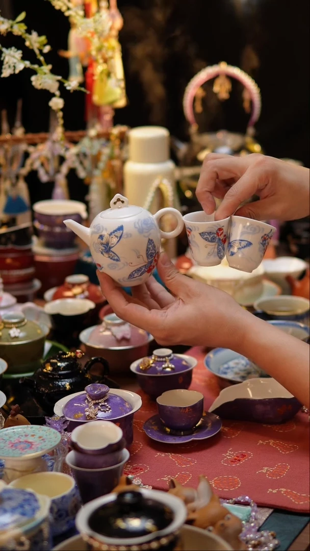 【闪购商品】蝴蝶美人尖壶+两杯