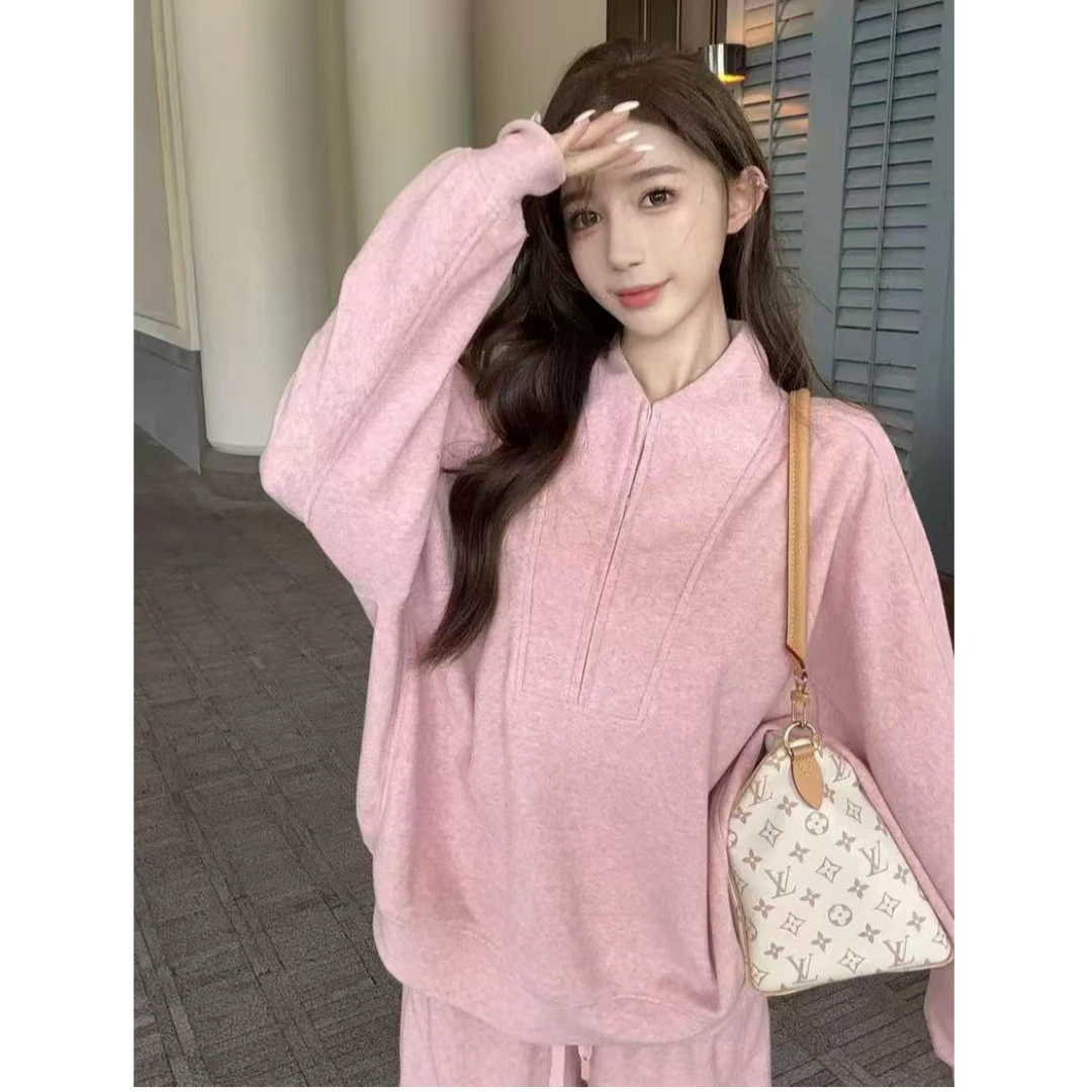 嘉嘉 AW 老钱松弛感！纯色卫衣+弯刀裤套装