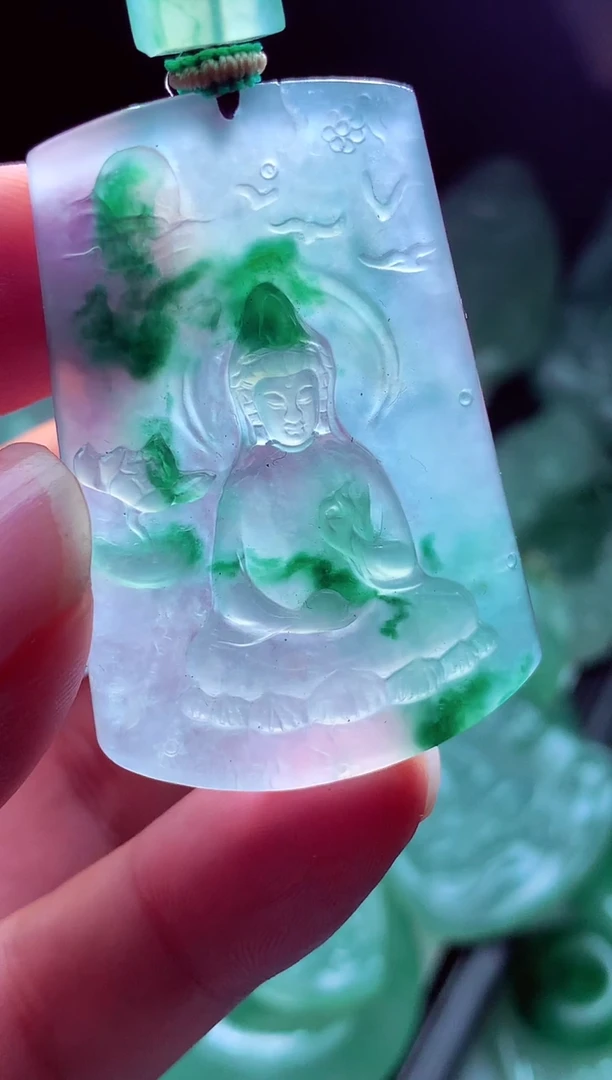 未镶嵌定制翡翠流****?翡翠毛货定制