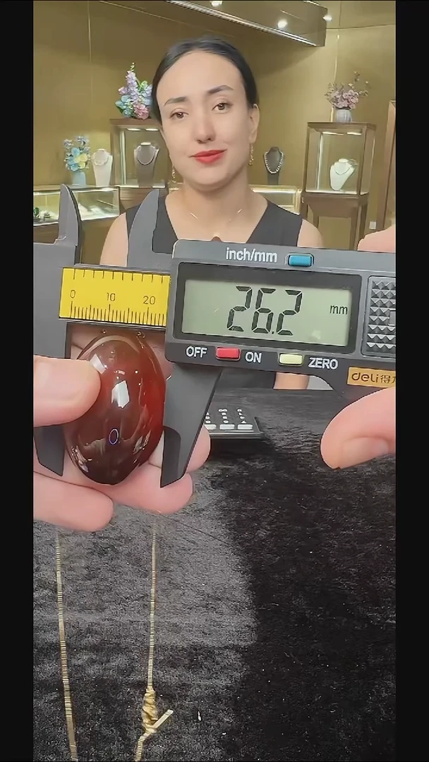 琥珀吊坠(不含链)18K金镶嵌吊坠