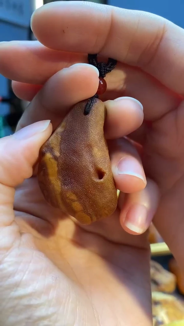 琥珀颈饰未镶嵌吊坠
