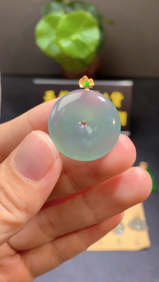 颈饰18K金镶嵌翡翠翡翠A货