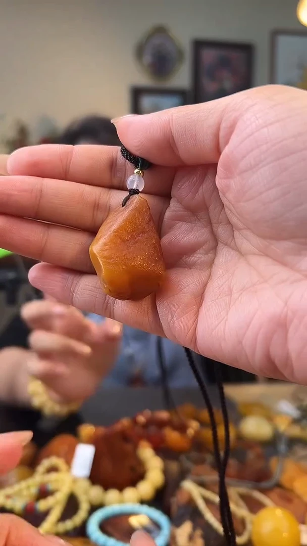 琥珀颈饰未镶嵌吊坠