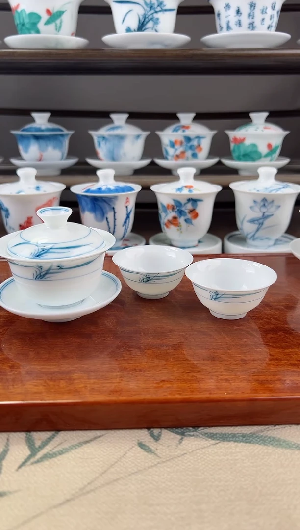 微瑕线条兰花80ml三才盖碗+小玉兰杯2个