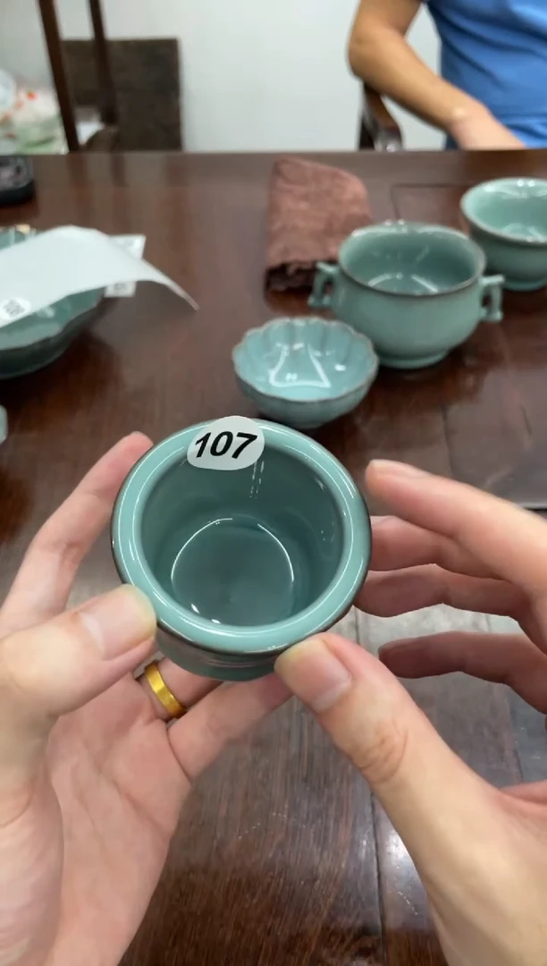 107突袭学清铁胎青瓷三足小炉