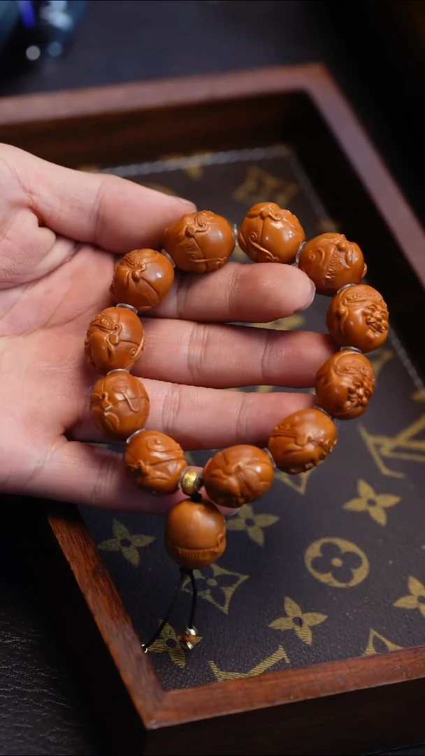 【闪购商品】橄榄核吊坠苏工橄榄核