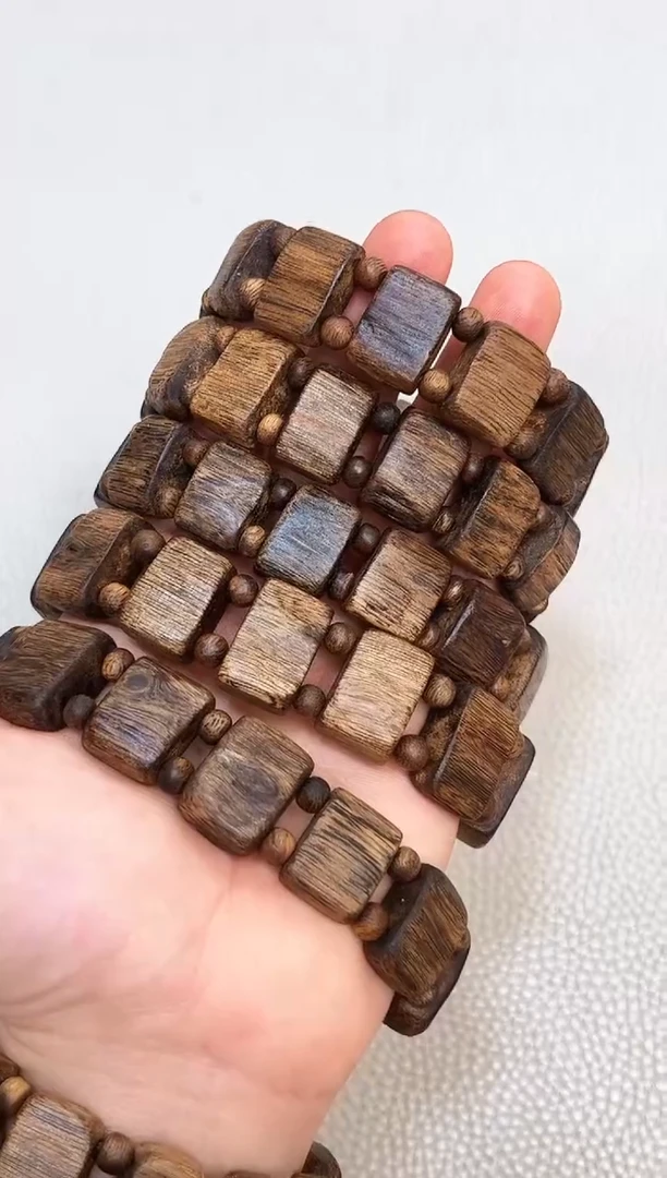 沉香手串海南老棋楠红金猊随型手牌单圈多样性发其一
