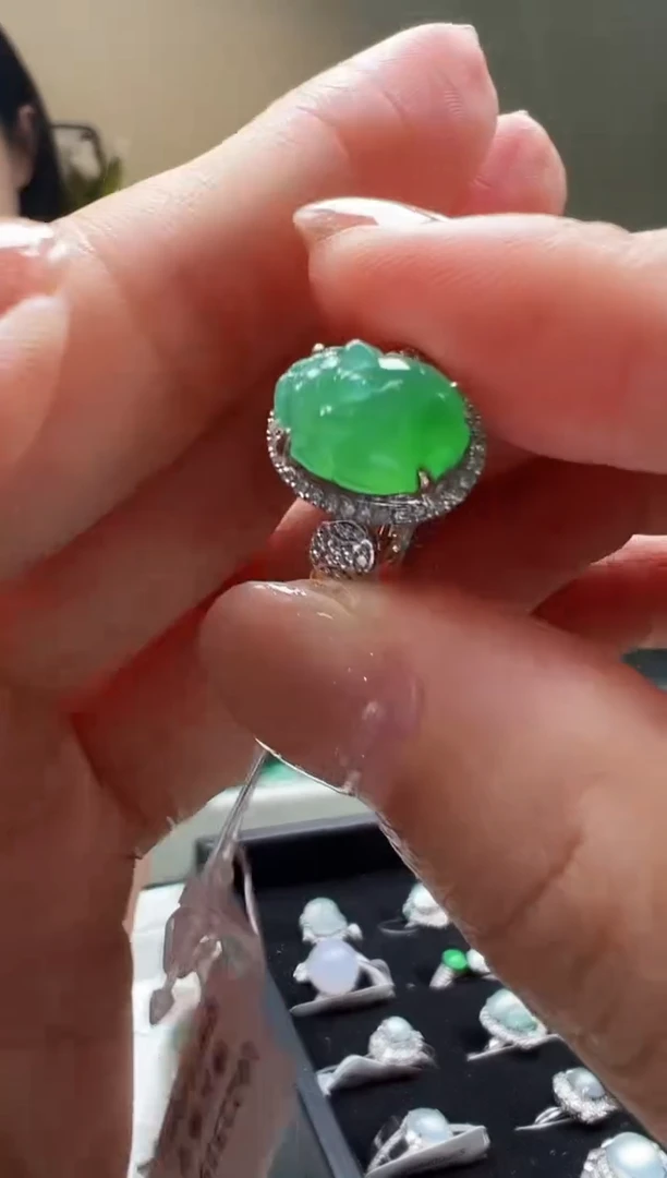 18K金镶嵌戒指翡翠KDF1025-128