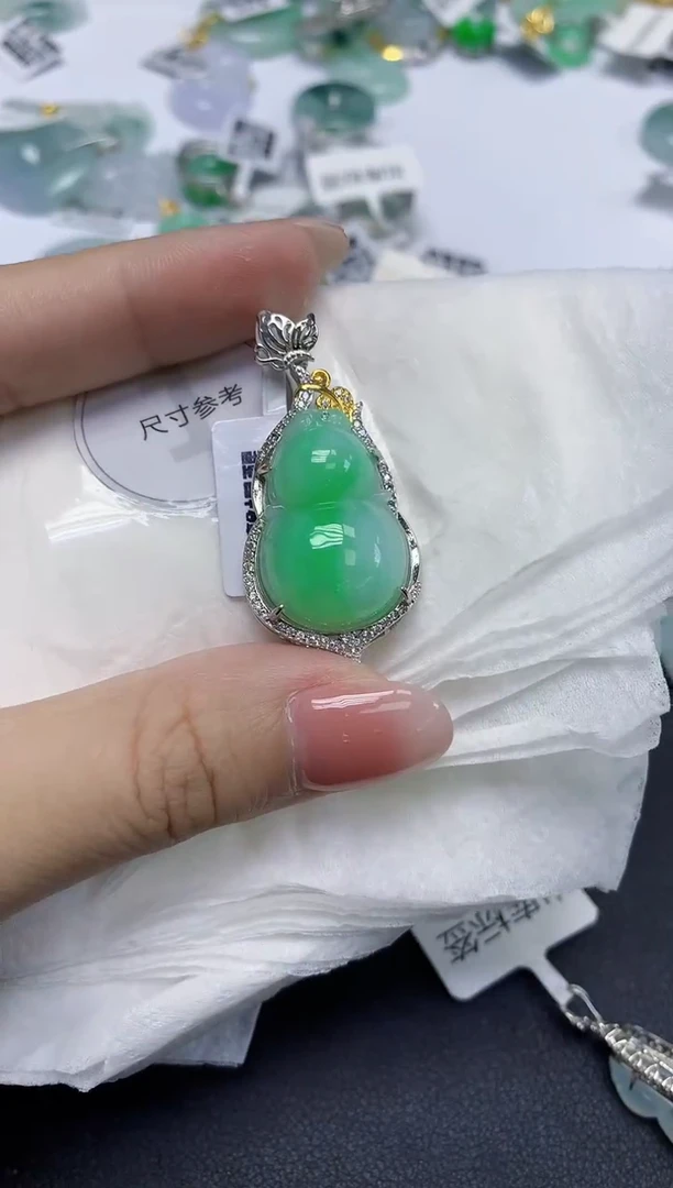 颈饰未镶嵌翡翠天然缅甸翡翠A货多样性发一件