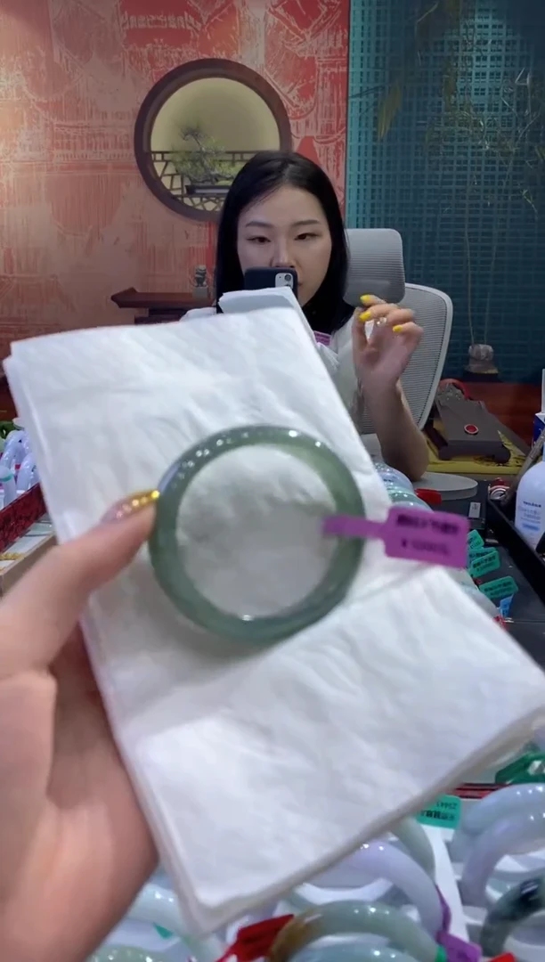 翡翠手镯未镶嵌多人06269