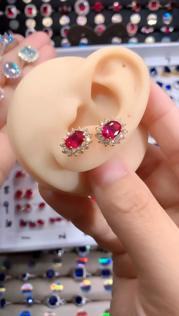 【闪购商品】红宝石耳饰银S925镶嵌金色6.8
