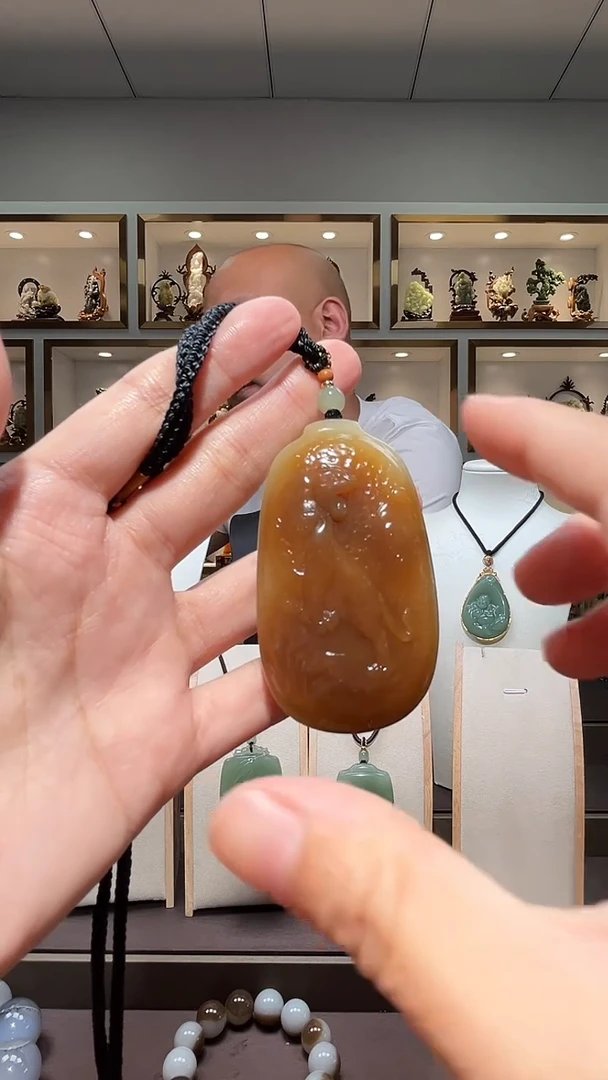 和田玉未镶嵌颈饰苏