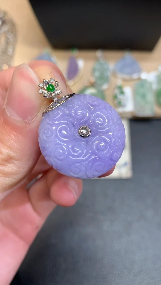 【闪购商品】翡翠颈饰18K金镶嵌平安扣【无服务费】