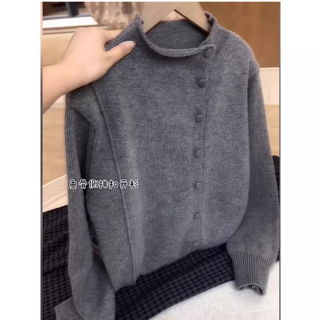 设计感洋气侧排扣灰色开衫2025年秋冬爆款宽松显瘦休闲时尚针织衫