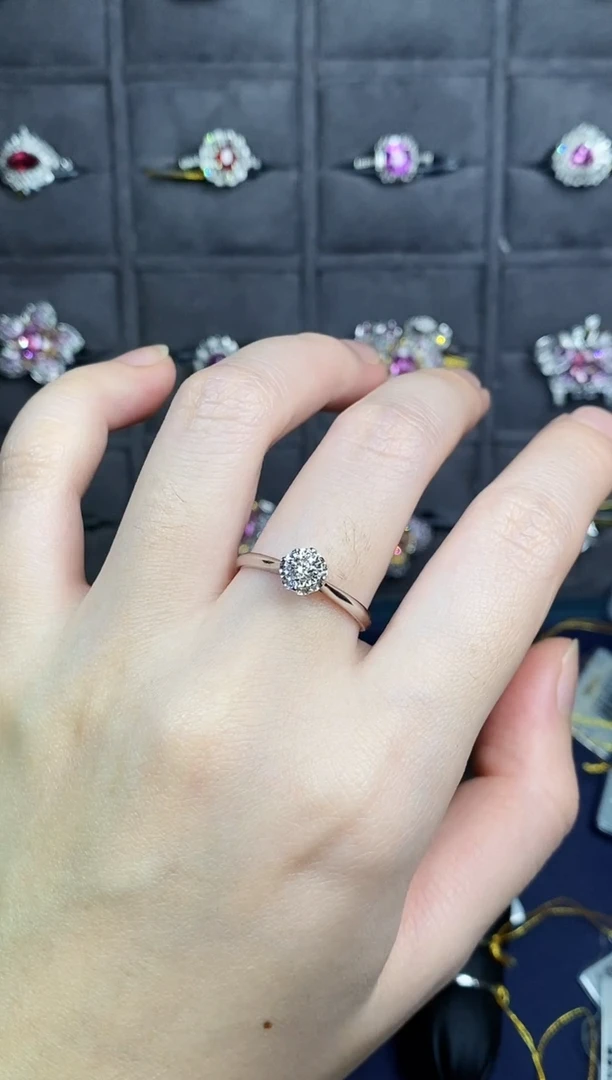 18K金镶嵌戒指钻石00