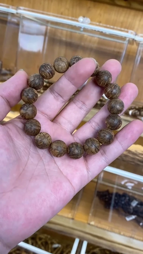 沉香手串菩萨棋圆珠单圈红土虎斑1.3多样性发其一