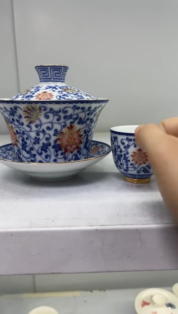 320描金缠枝莲悬停盖碗+1杯