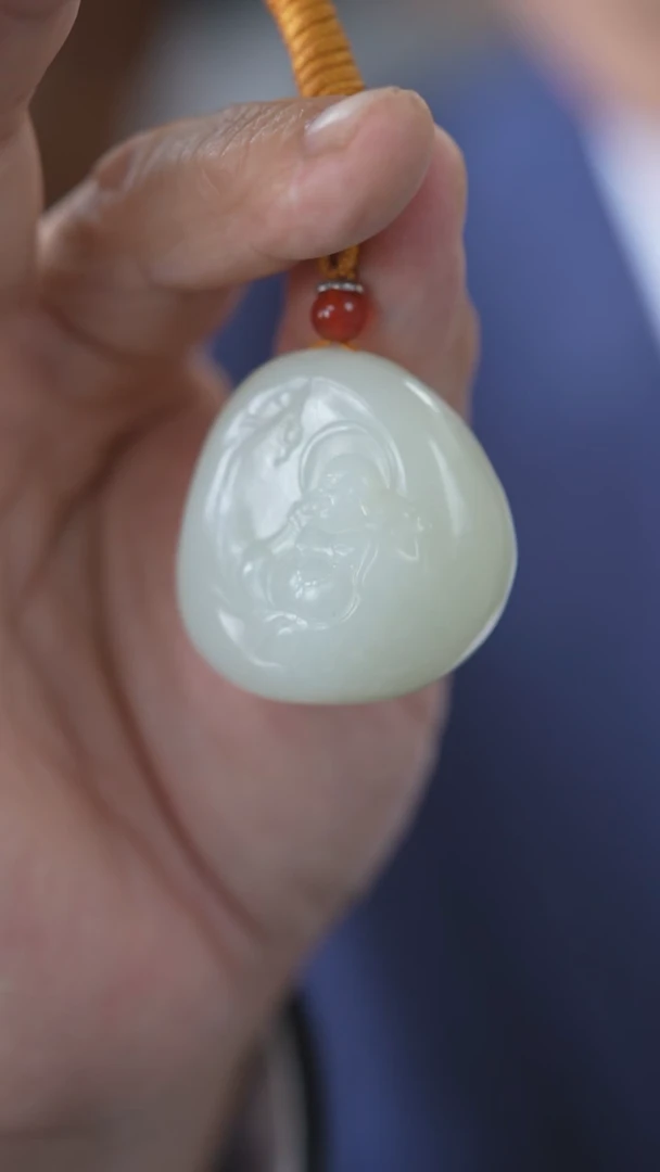 颈饰未镶嵌和田玉佛公