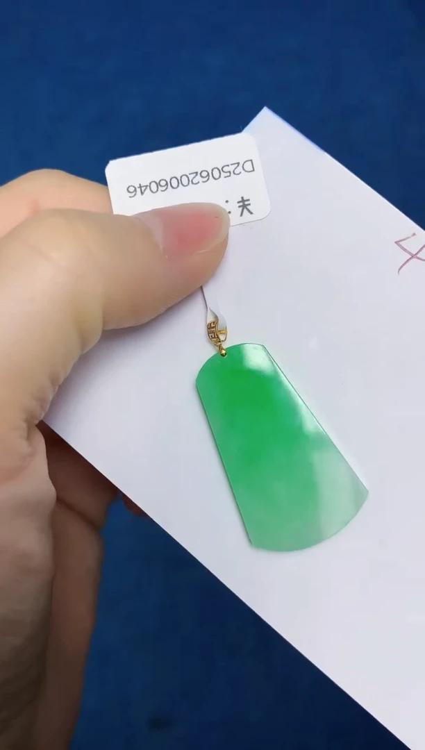 翡翠未镶嵌颈饰天然缅甸翡翠A货