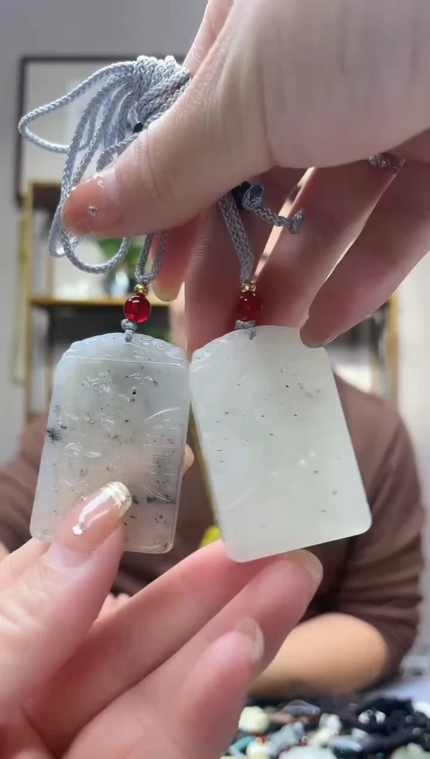 未镶嵌岫玉吊坠·