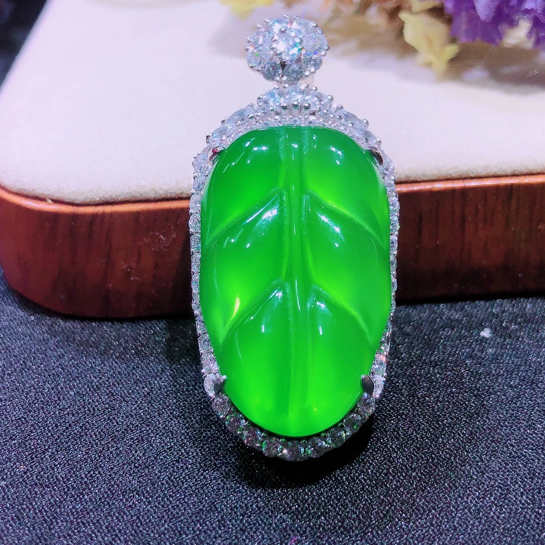 「蒂铭轩珠宝」天然绿玉髓925银镶嵌金枝玉叶吊坠