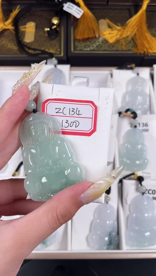 颈饰未镶嵌翡翠ZC134冰绿观音+孤品+送同款绳子