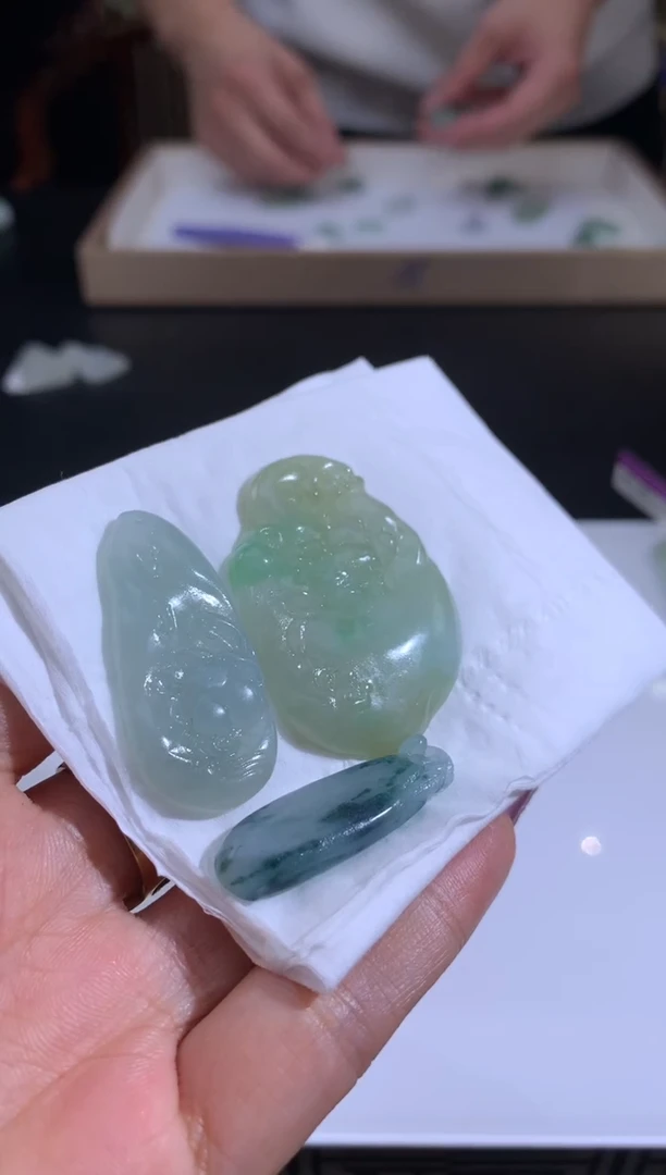 未镶嵌定制翡翠海**憬翡翠