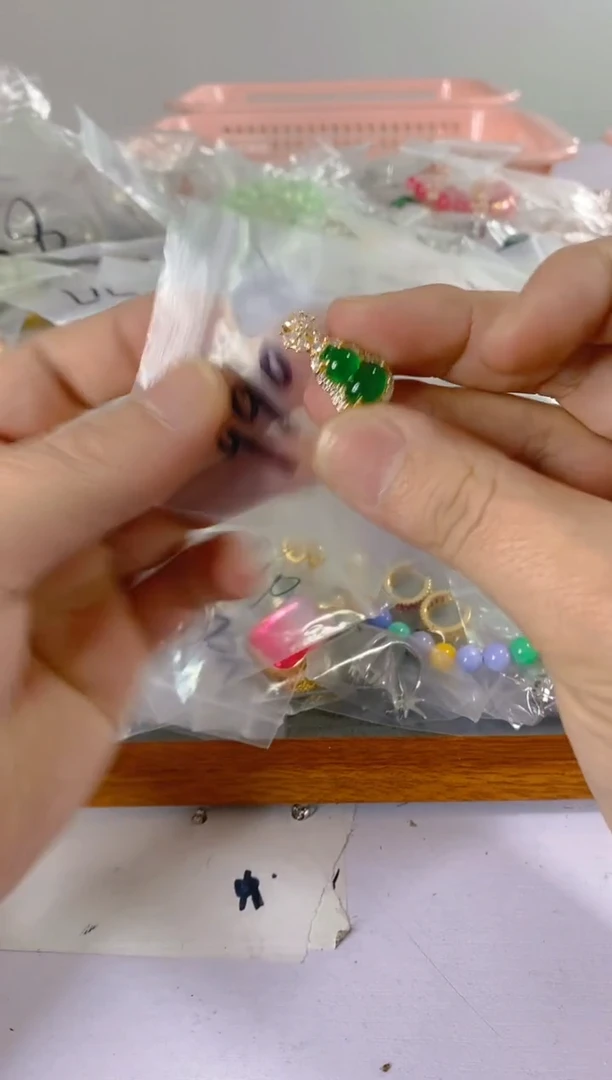 【闪购商品】水晶颈饰银S925镶嵌990红宝，蓝宝，多样性发一件赠链