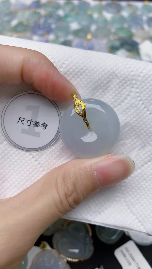 翡翠18K金镶嵌颈饰天然A货翡翠