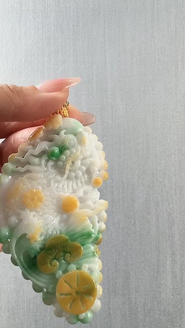 颈饰未镶嵌翡翠鱼化龙
