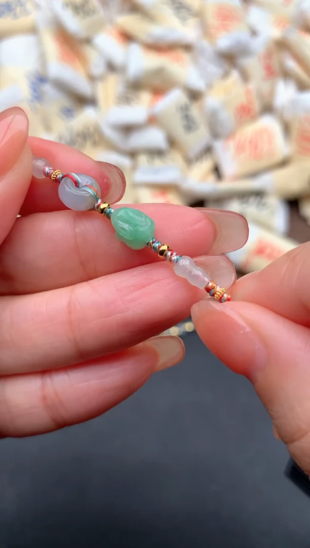 未镶嵌挂件翡翠—