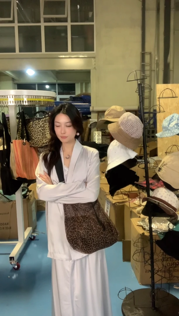 织物豹纹尼龙托特