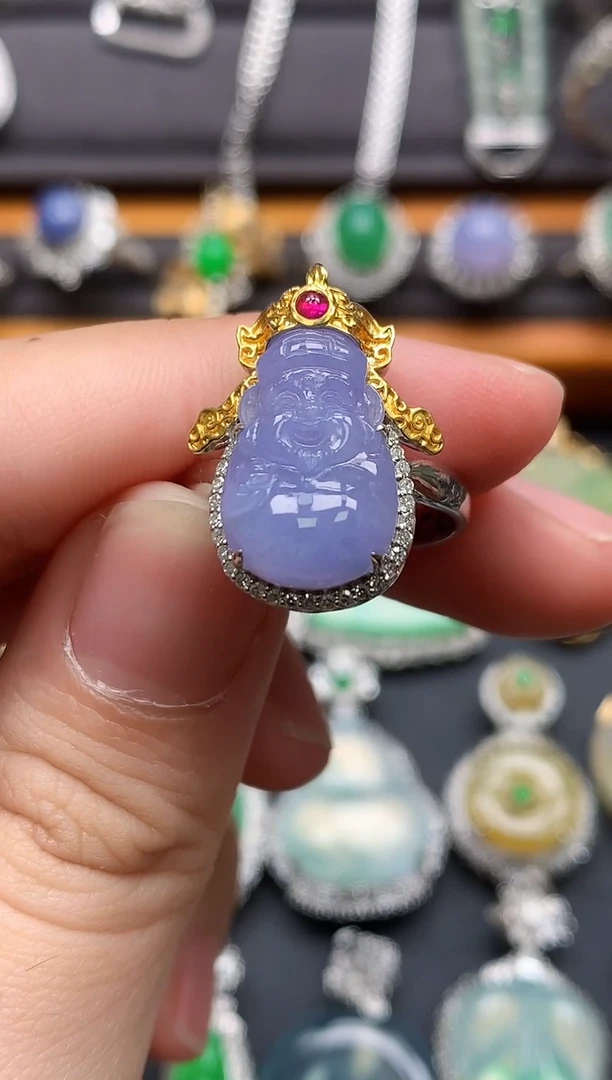 18K金镶嵌戒指翡翠戒指