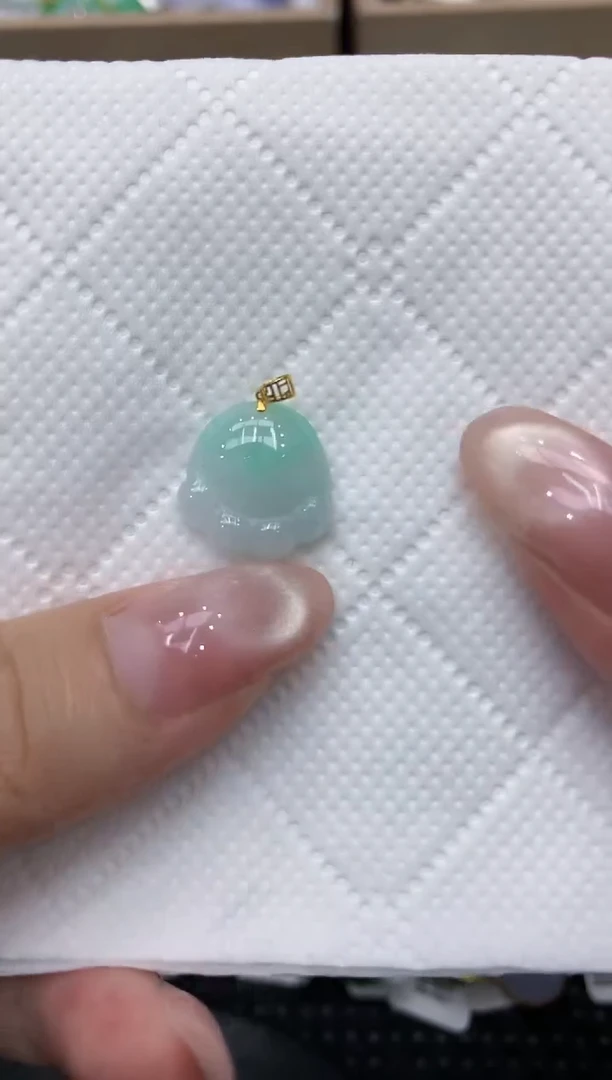 翡翠18K金镶嵌颈饰111111111