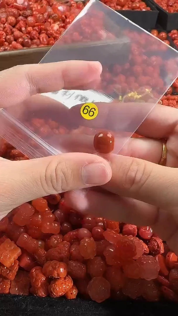 颈饰未镶嵌南红玛瑙1