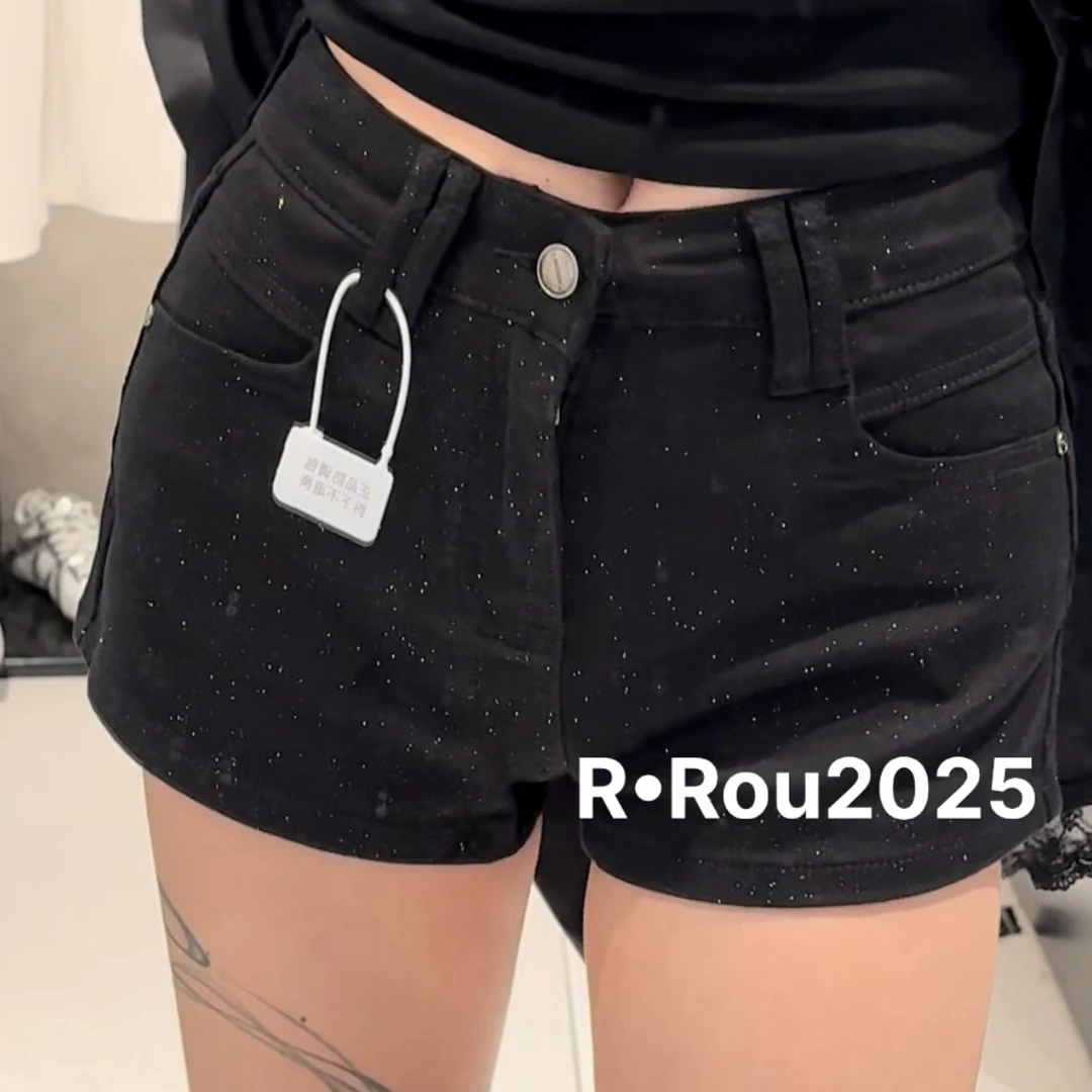 ROU-ROU）JIA辣妹细闪牛仔短裤39R02