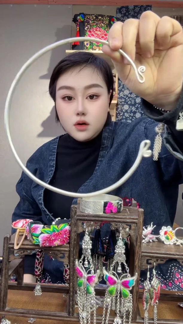 【闪购商品】刺绣纯手工苗绣非遗项圈