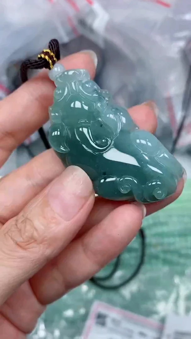 颈饰未镶嵌翡翠吊坠