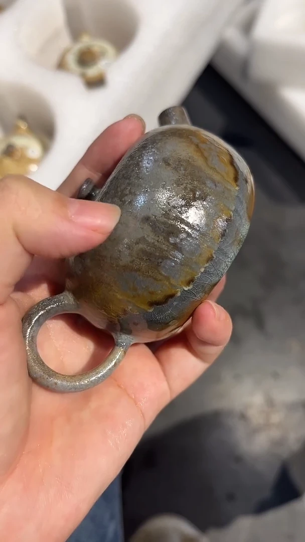 壶606号容量120-130ML中白泥 有漏白 介意不拍