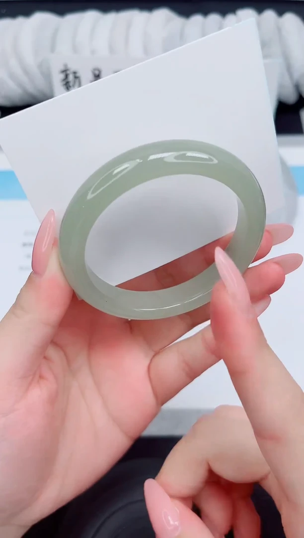 石英质玉手镯未镶嵌7-56.7