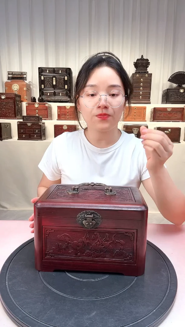 紫檀木类成套家具龙凤呈祥手提